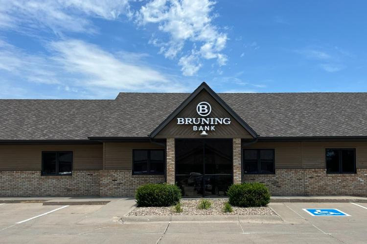 A picture of the outside of the Grand Island location.